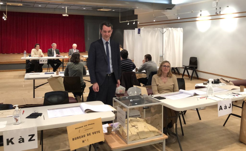 Bureau vote Mairie 8e Paris